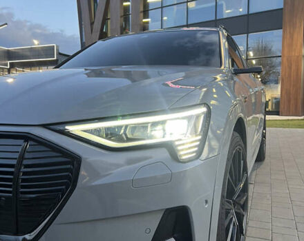 Сірий Ауді E-Tron, об'ємом двигуна 0 л та пробігом 104 тис. км за 32500 $, фото 11 на Automoto.ua