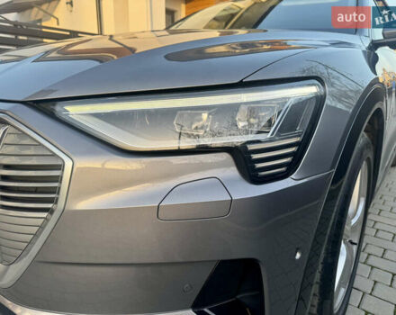 Сірий Ауді E-Tron, об'ємом двигуна 0 л та пробігом 143 тис. км за 27900 $, фото 19 на Automoto.ua
