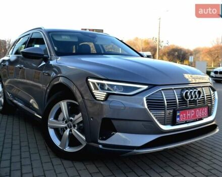 Серый Ауди E-Tron, объемом двигателя 0 л и пробегом 125 тыс. км за 23800 $, фото 88 на Automoto.ua