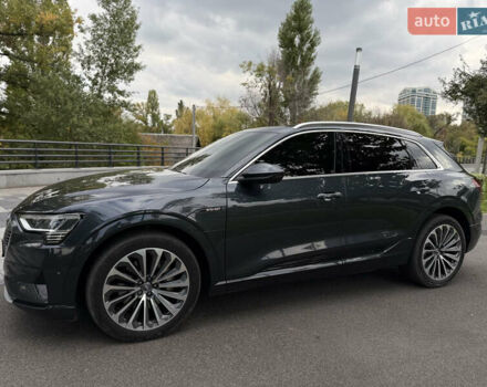 Ауді E-Tron 2020 у Дніпро (Дніпропетровську) на Automoto.ua Сірий Ауді E-Tron, об'ємом двигуна 0 л та пробігом 113 тис. км за 26900 $, фото 2 на Automoto.ua