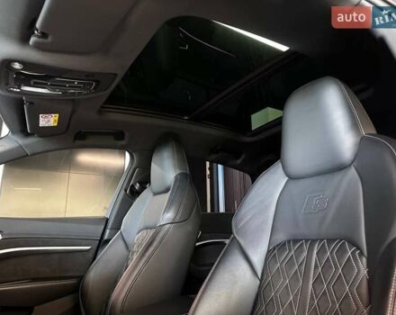 Серый Ауди E-Tron, объемом двигателя 0 л и пробегом 53 тыс. км за 37900 $, фото 22 на Automoto.ua