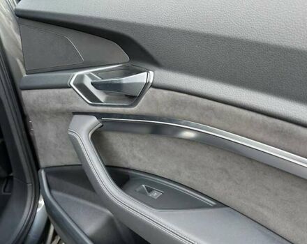 Серый Ауди E-Tron, объемом двигателя 0 л и пробегом 49 тыс. км за 40500 $, фото 17 на Automoto.ua