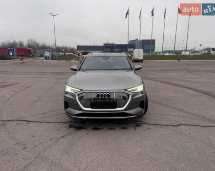 Сірий Ауді E-Tron, об'ємом двигуна 0 л та пробігом 78 тис. км за 30500 $, фото 8 на Automoto.ua