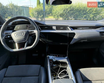 Сірий Ауді E-Tron, об'ємом двигуна 0 л та пробігом 65 тис. км за 39990 $, фото 33 на Automoto.ua