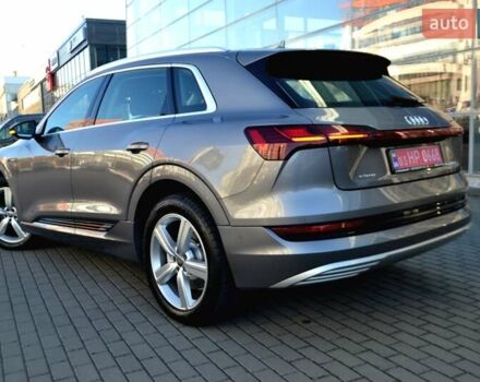 Серый Ауди E-Tron, объемом двигателя 0 л и пробегом 125 тыс. км за 23800 $, фото 6 на Automoto.ua