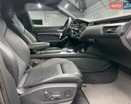 Ауді E-Tron 2020 у Чернівцях на Automoto.ua Сірий Ауді E-Tron, об'ємом двигуна 0 л та пробігом 65 тис. км за 48000 $, фото 9 на Automoto.ua