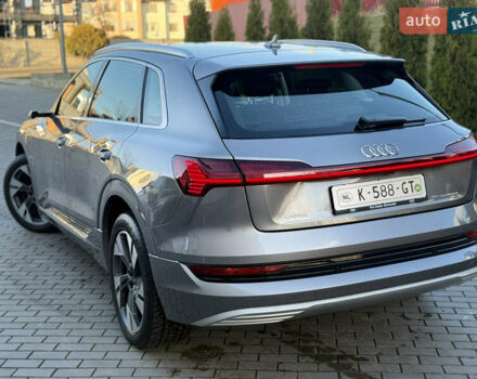 Серый Ауди E-Tron, объемом двигателя 0 л и пробегом 121 тыс. км за 27699 $, фото 14 на Automoto.ua