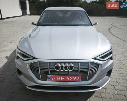 Сірий Ауді E-Tron, об'ємом двигуна 0 л та пробігом 70 тис. км за 34500 $, фото 16 на Automoto.ua