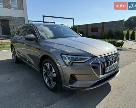 Сірий Ауді E-Tron, об'ємом двигуна 0 л та пробігом 65 тис. км за 39990 $, фото 6 на Automoto.ua