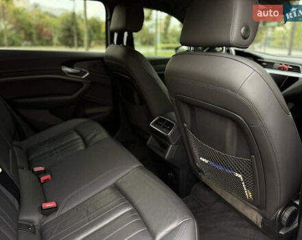 Ауді E-Tron 2020 у Дніпро (Дніпропетровську) на Automoto.ua Сірий Ауді E-Tron, об'ємом двигуна 0 л та пробігом 113 тис. км за 26900 $, фото 12 на Automoto.ua