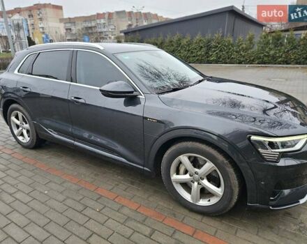 Серый Ауди E-Tron, объемом двигателя 0 л и пробегом 112 тыс. км за 27600 $, фото 3 на Automoto.ua