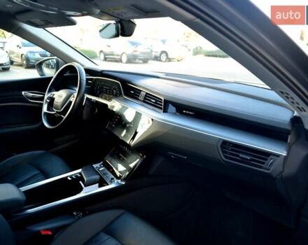 Серый Ауди E-Tron, объемом двигателя 0 л и пробегом 125 тыс. км за 23800 $, фото 19 на Automoto.ua