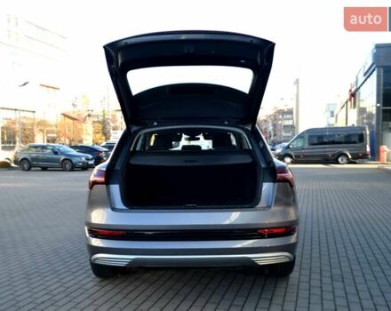 Серый Ауди E-Tron, объемом двигателя 0 л и пробегом 125 тыс. км за 23800 $, фото 195 на Automoto.ua