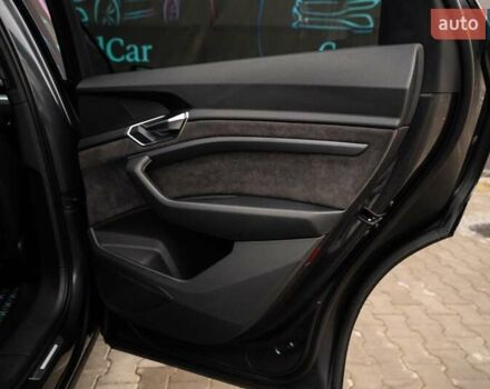 Сірий Ауді E-Tron, об'ємом двигуна 0 л та пробігом 154 тис. км за 25900 $, фото 61 на Automoto.ua