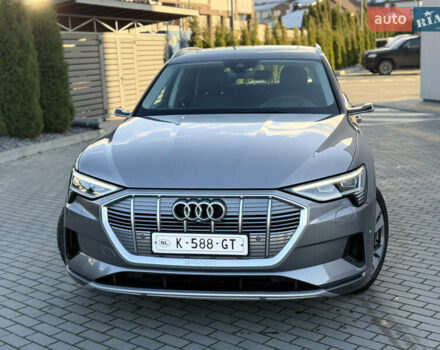 Серый Ауди E-Tron, объемом двигателя 0 л и пробегом 121 тыс. км за 27699 $, фото 3 на Automoto.ua