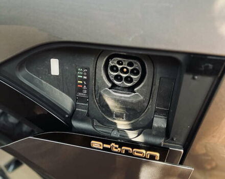 Серый Ауди E-Tron, объемом двигателя 0 л и пробегом 60 тыс. км за 41999 $, фото 28 на Automoto.ua