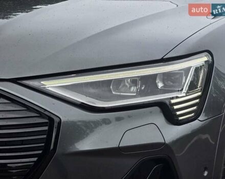 Серый Ауди E-Tron, объемом двигателя 0 л и пробегом 71 тыс. км за 33999 $, фото 16 на Automoto.ua