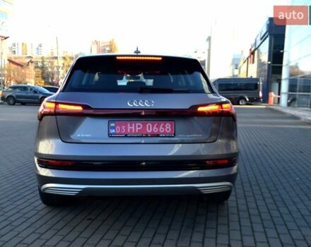 Серый Ауди E-Tron, объемом двигателя 0 л и пробегом 125 тыс. км за 23800 $, фото 95 на Automoto.ua