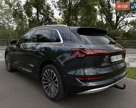 Ауді E-Tron 2020 у Дніпро (Дніпропетровську) на Automoto.ua Сірий Ауді E-Tron, об'ємом двигуна 0 л та пробігом 113 тис. км за 26900 $, фото 4 на Automoto.ua