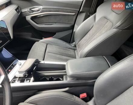 Сірий Ауді E-Tron, об'ємом двигуна 0 л та пробігом 54 тис. км за 37500 $, фото 19 на Automoto.ua