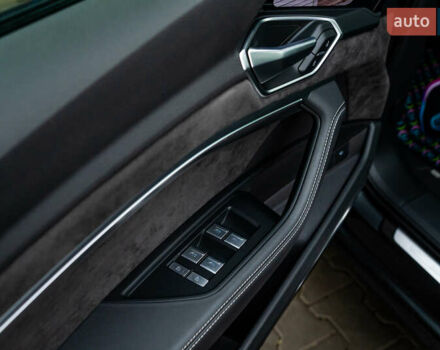 Сірий Ауді E-Tron, об'ємом двигуна 0 л та пробігом 82 тис. км за 39888 $, фото 73 на Automoto.ua