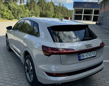 Сірий Ауді E-Tron, об'ємом двигуна 0 л та пробігом 89 тис. км за 32500 $, фото 7 на Automoto.ua
