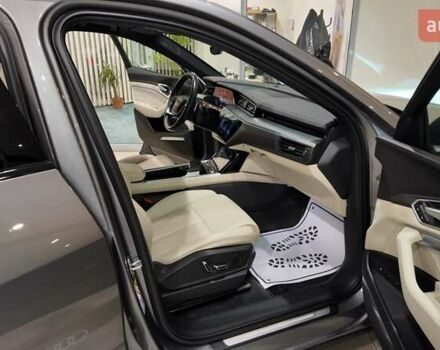 Серый Ауди E-Tron, объемом двигателя 0 л и пробегом 144 тыс. км за 29700 $, фото 28 на Automoto.ua