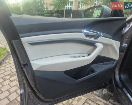 Ауди E-Tron 2020 в Хмельницком на Automoto.ua Серый Ауди E-Tron, объемом двигателя 0 л и пробегом 146 тыс. км за 22700 $, фото 46 на Automoto.ua