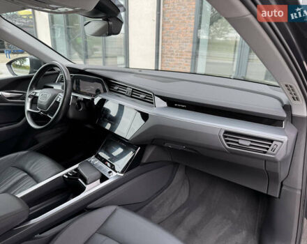 Ауди E-Tron 2020 в Тернополе на Automoto.ua Серый Ауди E-Tron, объемом двигателя 0 л и пробегом 126 тыс. км за 23900 $, фото 49 на Automoto.ua