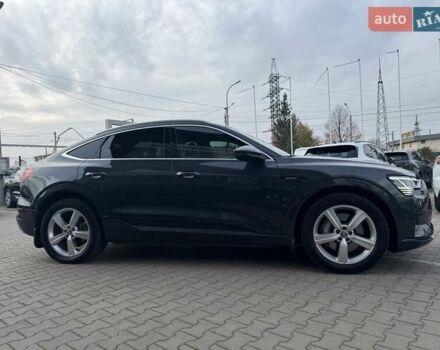 Серый Ауди E-Tron, объемом двигателя 0 л и пробегом 74 тыс. км за 30500 $, фото 12 на Automoto.ua