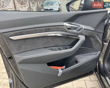 Сірий Ауді E-Tron, об'ємом двигуна 0 л та пробігом 54 тис. км за 37500 $, фото 14 на Automoto.ua