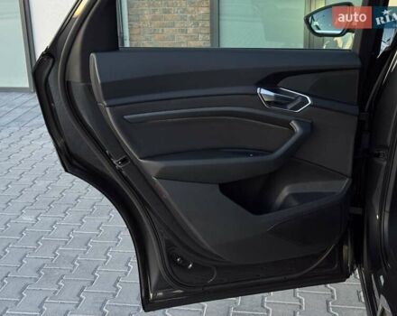 Серый Ауди E-Tron, объемом двигателя 0 л и пробегом 97 тыс. км за 21900 $, фото 61 на Automoto.ua