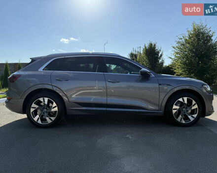 Сірий Ауді E-Tron, об'ємом двигуна 0 л та пробігом 65 тис. км за 39990 $, фото 13 на Automoto.ua