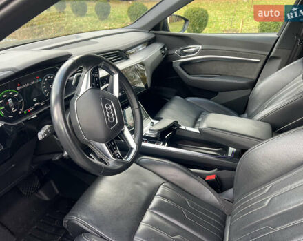 Серый Ауди E-Tron, объемом двигателя 0 л и пробегом 119 тыс. км за 35000 $, фото 11 на Automoto.ua