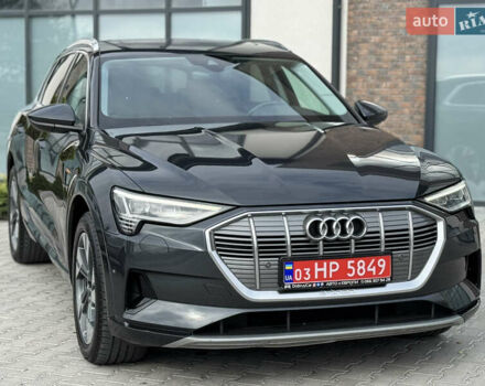 Ауди E-Tron 2020 в Тернополе на Automoto.ua Серый Ауди E-Tron, объемом двигателя 0 л и пробегом 126 тыс. км за 23900 $, фото 18 на Automoto.ua