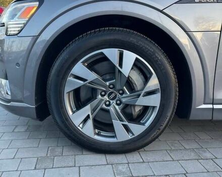 Серый Ауди E-Tron, объемом двигателя 0 л и пробегом 45 тыс. км за 29900 $, фото 5 на Automoto.ua