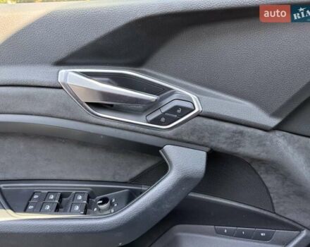 Сірий Ауді E-Tron, об'ємом двигуна 0 л та пробігом 78 тис. км за 30500 $, фото 21 на Automoto.ua