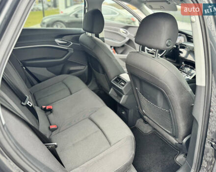 Серый Ауди E-Tron, объемом двигателя 0 л и пробегом 150 тыс. км за 25500 $, фото 24 на Automoto.ua