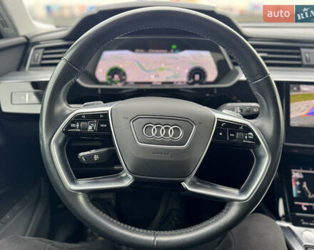 Серый Ауди E-Tron, объемом двигателя 0 л и пробегом 150 тыс. км за 25500 $, фото 15 на Automoto.ua