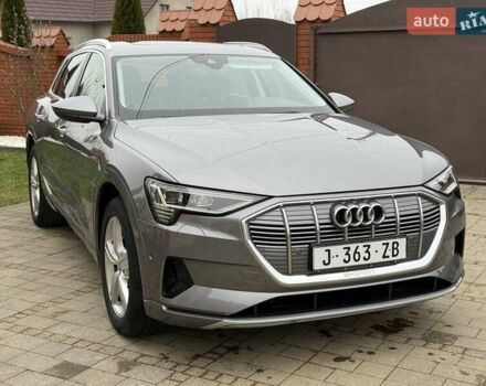 Сірий Ауді E-Tron, об'ємом двигуна 0 л та пробігом 110 тис. км за 28999 $, фото 2 на Automoto.ua