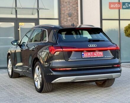 Серый Ауди E-Tron, объемом двигателя 0 л и пробегом 97 тыс. км за 21900 $, фото 16 на Automoto.ua