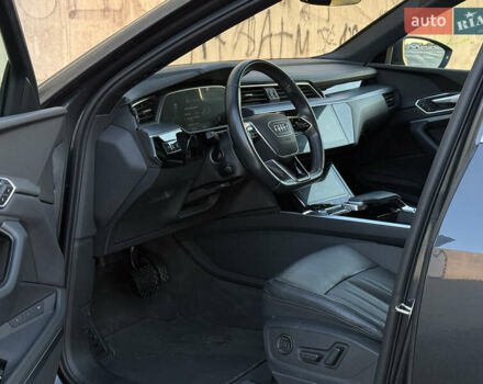 Ауді E-Tron 2020 у Львові на Automoto.ua Сірий Ауді E-Tron, об'ємом двигуна 0 л та пробігом 81 тис. км за 34920 $, фото 30 на Automoto.ua