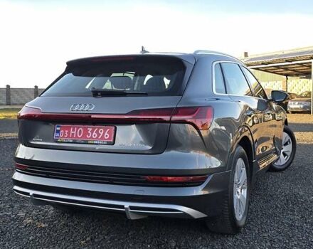 Серый Ауди E-Tron, объемом двигателя 0 л и пробегом 99 тыс. км за 31990 $, фото 4 на Automoto.ua