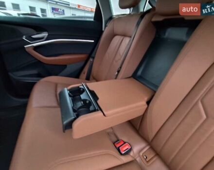 Серый Ауди E-Tron, объемом двигателя 0 л и пробегом 169 тыс. км за 33999 $, фото 36 на Automoto.ua