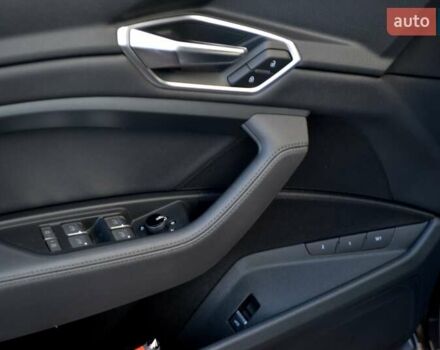 Серый Ауди E-Tron, объемом двигателя 0 л и пробегом 125 тыс. км за 23800 $, фото 16 на Automoto.ua