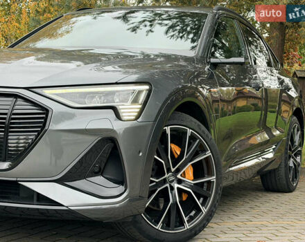 Ауді E-Tron 2020 у Дрогобичі на Automoto.ua Сірий Ауді E-Tron, об'ємом двигуна 0 л та пробігом 160 тис. км за 33900 $, фото 2 на Automoto.ua