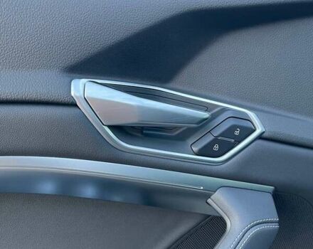 Серый Ауди E-Tron, объемом двигателя 0 л и пробегом 45 тыс. км за 29900 $, фото 13 на Automoto.ua