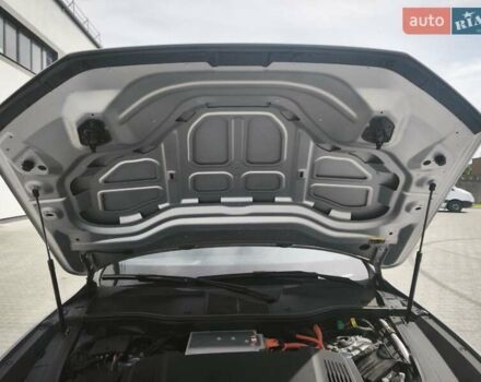 Сірий Ауді E-Tron, об'ємом двигуна 0 л та пробігом 70 тис. км за 34500 $, фото 101 на Automoto.ua