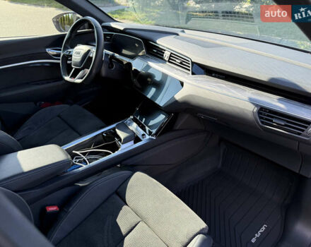Сірий Ауді E-Tron, об'ємом двигуна 0 л та пробігом 65 тис. км за 39990 $, фото 28 на Automoto.ua