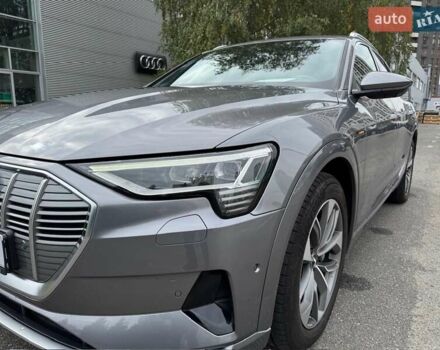 Серый Ауди E-Tron, объемом двигателя 0 л и пробегом 58 тыс. км за 37000 $, фото 1 на Automoto.ua